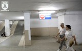 Người dân Hà Nội xuống hầm đi bộ để tránh nắng lửa mùa hè